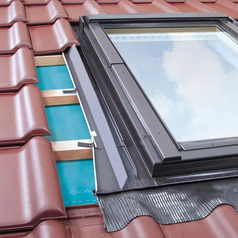 FAKRO EZV-A 78x118 Eindeckrahmen für profilierte Eindeckmaterialien, inklusive Aluschürze