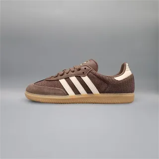 Earth Strata / Wonder White 38