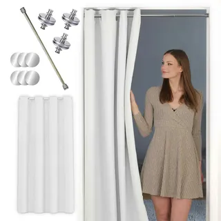 tinycurtains, Thermo Türvorhang mit Vorhangstange & Magneten zum Abdichten, einfache Montage ohne Bohren in 1 Min (200 x 150 cm weiß + Stange Silber 70–120 cm + 6 Magnete)