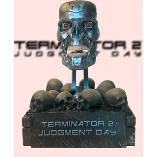 Terminator 2 - Limited Endo Skull Edition (4K Ultra HD + 2 Blu-rays) (exkl. Shop)