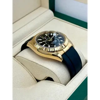 2022 Rolex Sky-Dweller 42mm 326238 Yellow Gold Oysterflex Black Dial Gelbgold