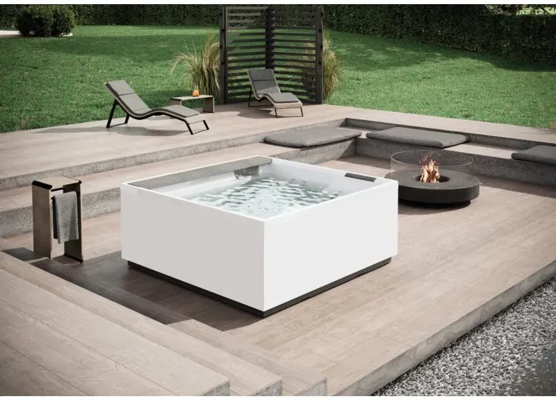 Novellini Divina XL Spa - SONDERANGEBOT (200x200x85cm)