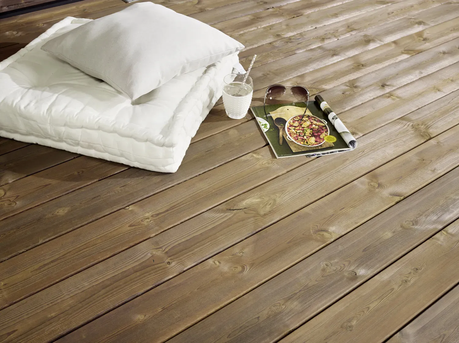 Kebony Character Terrassendielen, 28x120 mm, glatt, Kanten gerundet, Rückseite: Kanten scharfkantig