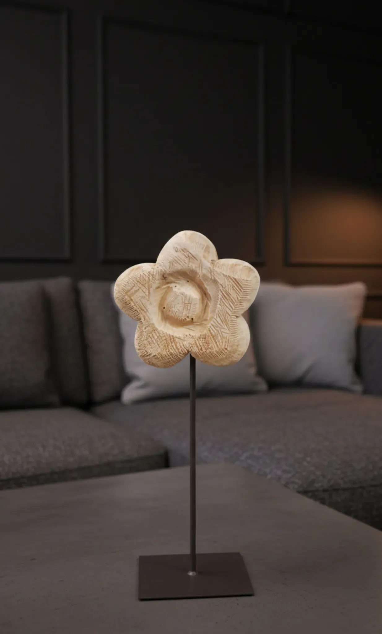 Holzblume auf Metallfuß, Höhe: 50 cm