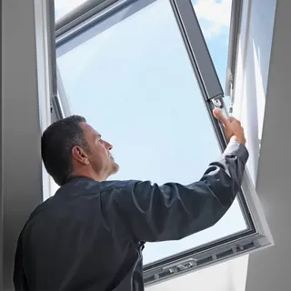 VELUX Schwingfenster Kunststoff VU Y67 0081 Polyurethan ENERGIE Austausch Alu 93x124 cm