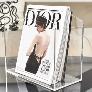 Meicloud Zeitungsständer modern - durchsichtiger Zeitschriftenständer aus Acryl, transparenter Zeitschriftenhalter mit Griffen, Magazinhalter, Zeitungskorb, Zeitschriften Aufbewahrung