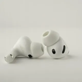 COMPLY TrueGrip MAX | Premium Memory Schaumstoff Ersatz-Ohrstöpsel für Apple AirPods Pro (3 Generation) | SmartSkinTM-Technologie | hervorragende Geräuschisolierung| Weiss, Sortiert, S/M/L, 3 Paar