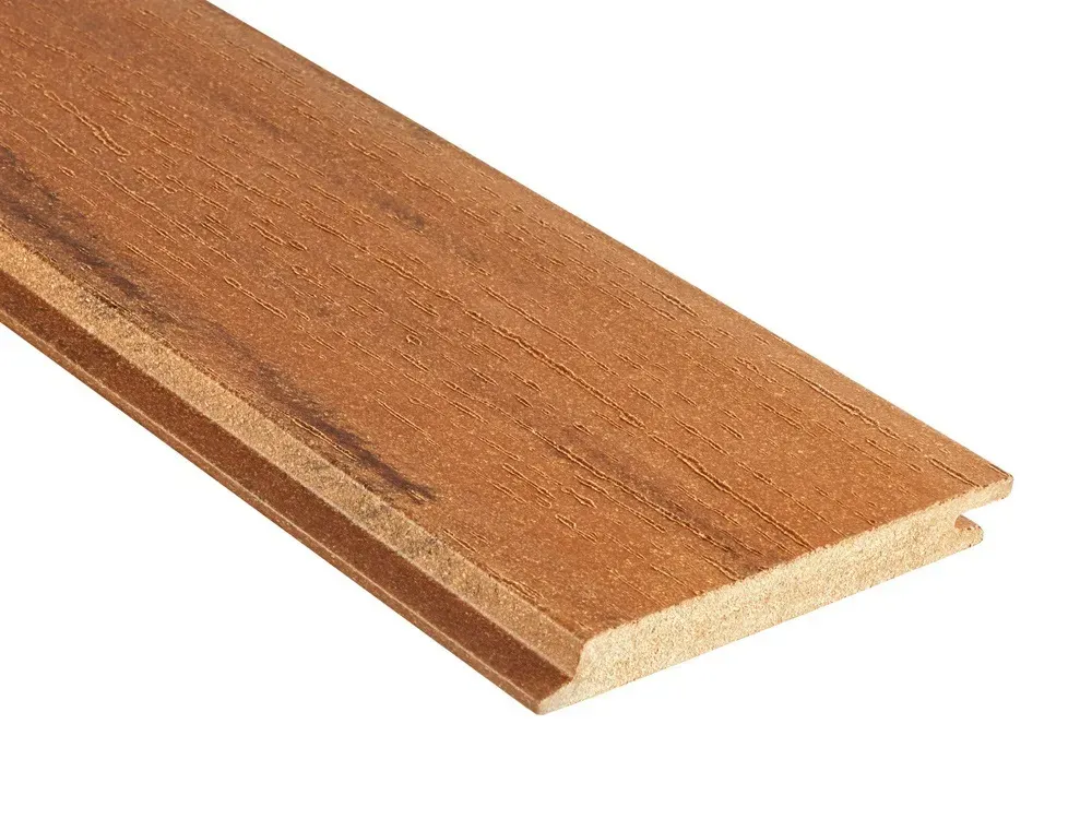 18x152 mm NATURinFORM WPC Fassadenprofil, "Die Gestaltende XXL", mit Holzmaserung, leicht gebürstet, Bernsteinbraun, Deckmaß: 148mm