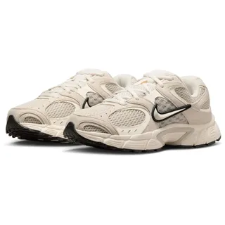 Nike Damen W V5 RNR Sneaker, lt orewood brn/pale ivory-black 40.5
