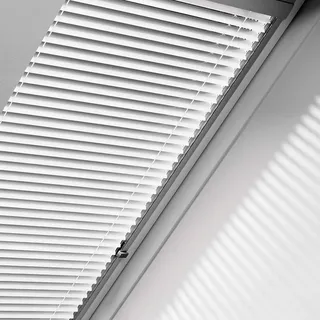 VELUX Original Jalousette Jalousie für GGL/GPL/GHL/GTL M06 und 306 und GGU/GPU/GHU/GTU M06 in der Farbe 7001 / Uni Weiß, Seitenschienen in Silber/PAL M06 7001S