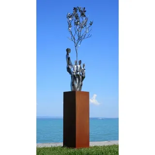 Casa Padrino XXL Garten Deko Metall Skulptur Freunde am Baum auf Säule Silber / Rost H. 260 cm