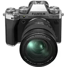 Fujifilm X-T5 silber mit Objektiv XF 16-80mm 4.0 R OIS WR