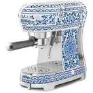 SMEG ECF02DGBEU Dolce & Gabbana Blu Mediterraneo, Espresso-Kaffeemaschine, Siebträger, 15 bar, Thermoblock-Heizsystem