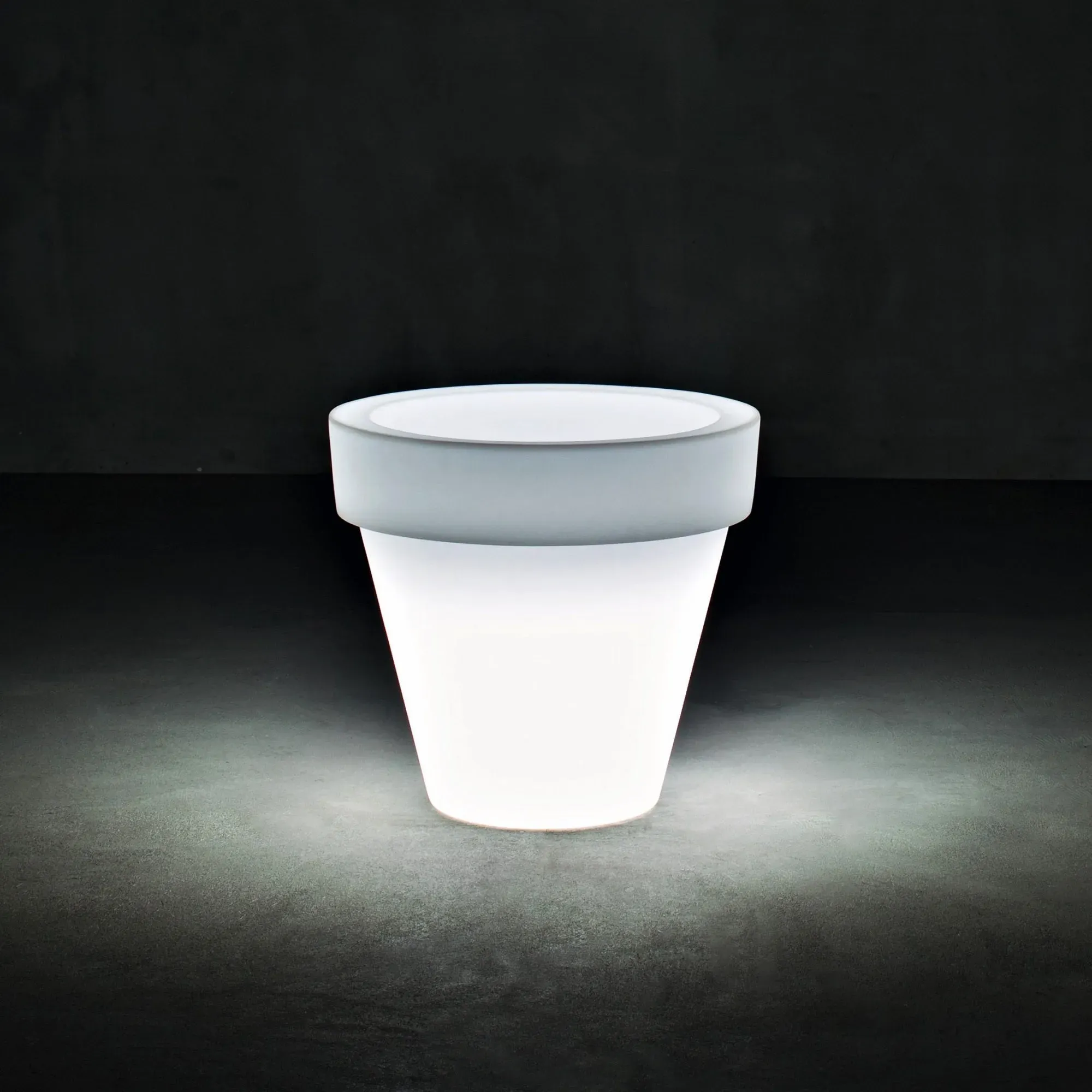 Designer-Blumentopf mit Licht Vas-Three Indoor – Outdoor Serralunga