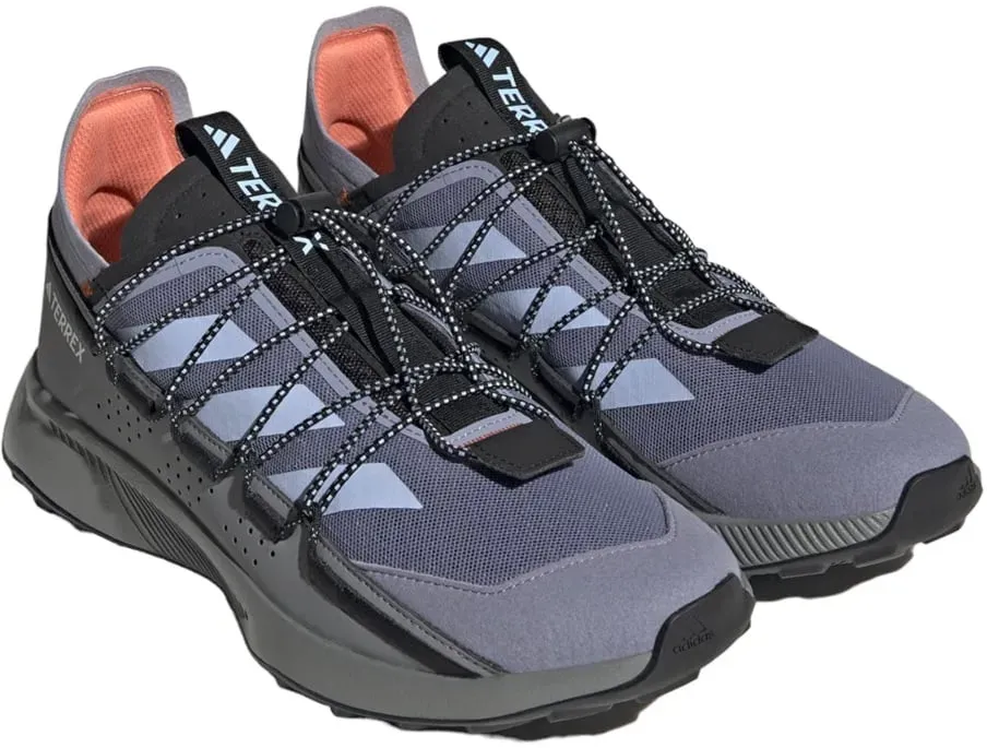 adidas Alltag-Travelschuhe Terrex Voyager 21 (Schnürsystem mit Gummizug) silber/blau Herren