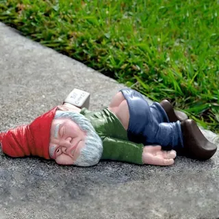 Lustiger betrunkener Gartenzwerg, kreative Zwergenstatuen-Dekoration, Gartenskulptur, Kunstharzhandwerk, Miniatur-Zwerg-Neuheitsgeschenk für draußen,