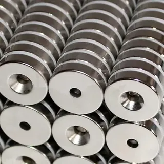 Magnethandel I 100 Stück Neodym Ringmagnete Ø 20 x Ø 4,2 x 5 mm Nord mit Bohrung und Senkung Starke Scheibenmagnete mit Bohrung Supermagnete Haftkraft 8,5kg Ringmagnete zum Verschrauben Power Magnete