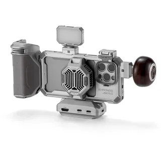TILTA Khronos Phone Cage für iPhone 15 Pro Max mit Kühlsystem, Focus PD-Griff, Mini-LED-Panel, rundem Holzgriff und magnetischem FSND-Filter Ultimate Kit - Titanweiß TK-IP15-PMD-TW