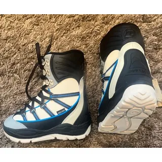 DEE LUXE Snowboard Boot Gr. 37,5