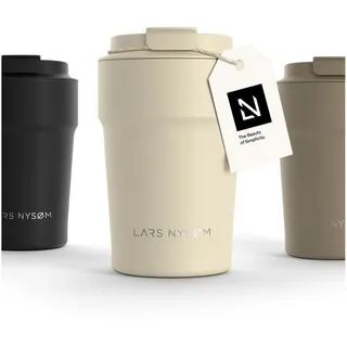 LARS NYSØM Thermo Kaffeebecher to go 380ml | Travel Mug 0,38 Liter mit Isolierung | Auslaufsicherer Edelstahl Thermobecher für Kaffee und Tee unterwegs | Teebecher (Almond Beige, 380ml)