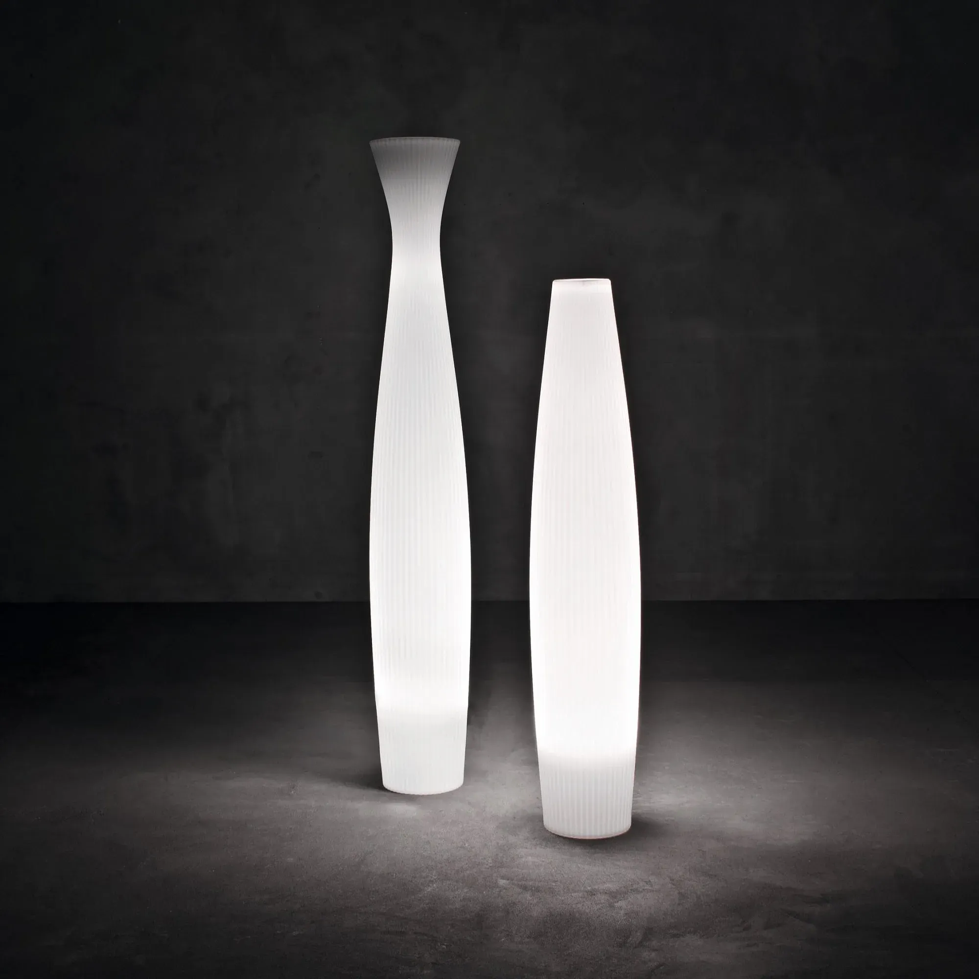 Moderne Stehlampe/Blumentopf Scarlett 180 Indoor – Outdoor Serralunga