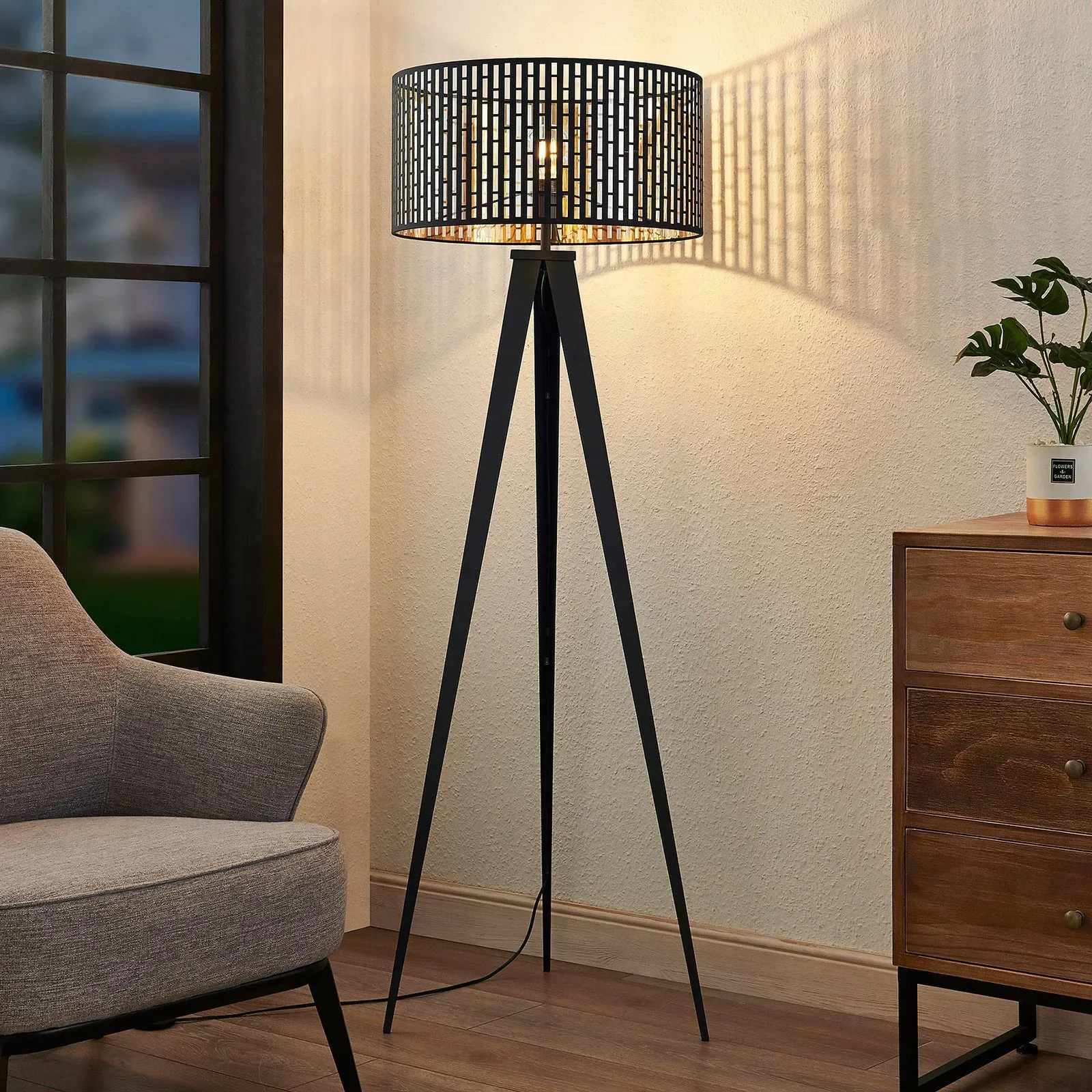 Stehleuchte Lindby, Thoralf, Schwarz, für Wohnzimmer, Metall - 153
