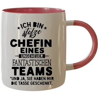Urhome Tasse mit Spruch Ich bin stolze Chefin - beidseitig bedruckt - Spülmaschinenfest lustige 350ml Kaffeetasse Geschenk für Arbeit Büro Frauen Freundin Kollegin Innen & Henkel Rot
