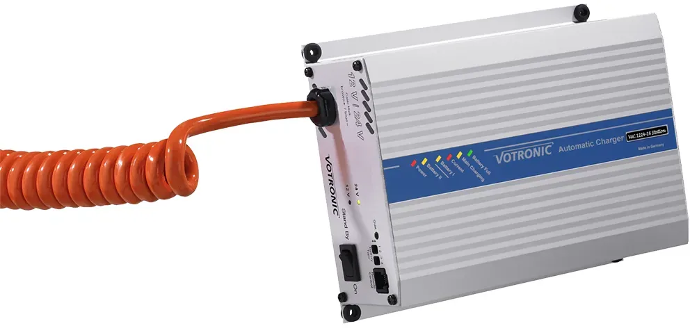 Votronic 0524 VAC 1224-16 Batterieladegerät 12V/24V 16A + 5m Spiral-Ladekabel