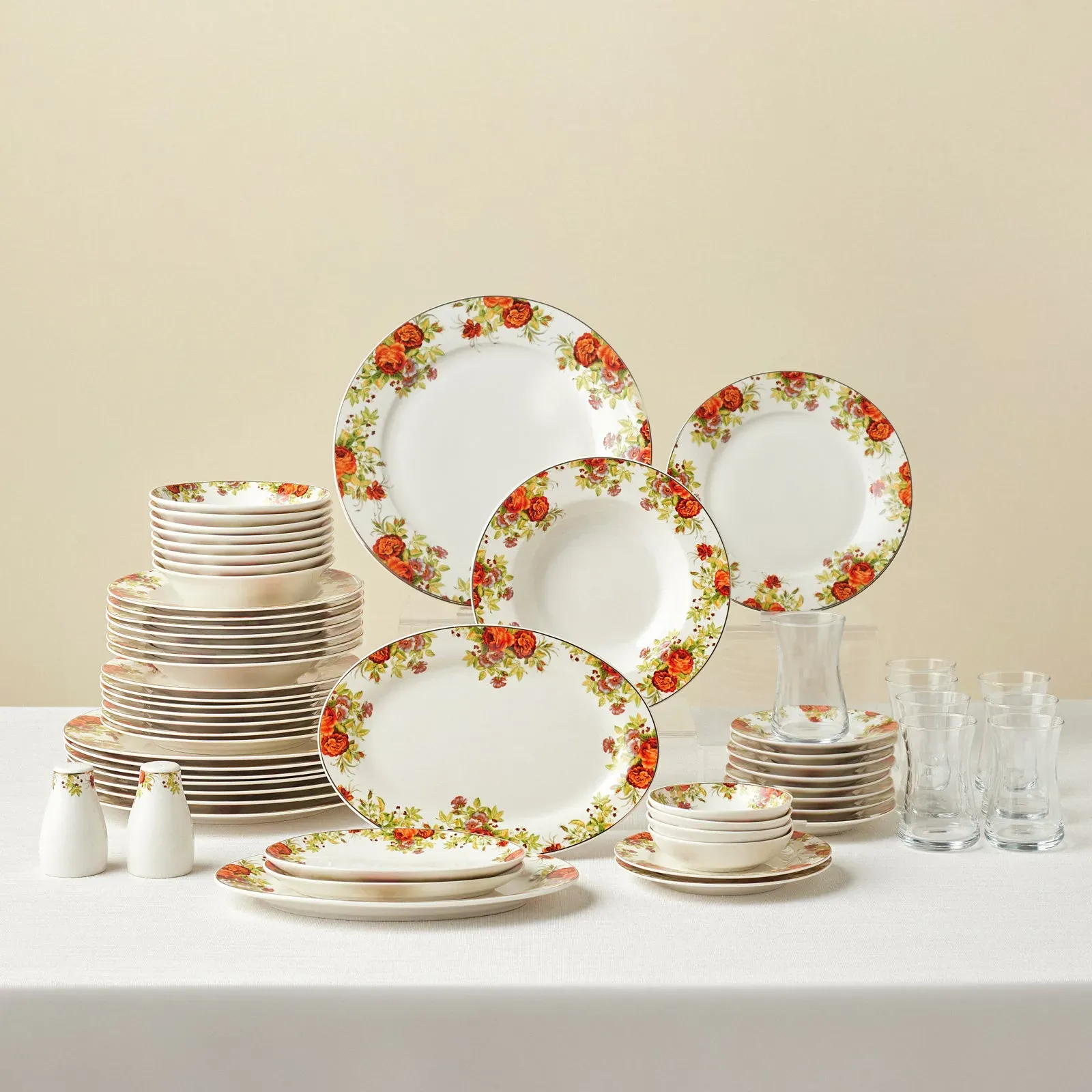 Karaca Stream Bone China Saturn 12-teiliges Tafelservice für 4 Personen, Weiß