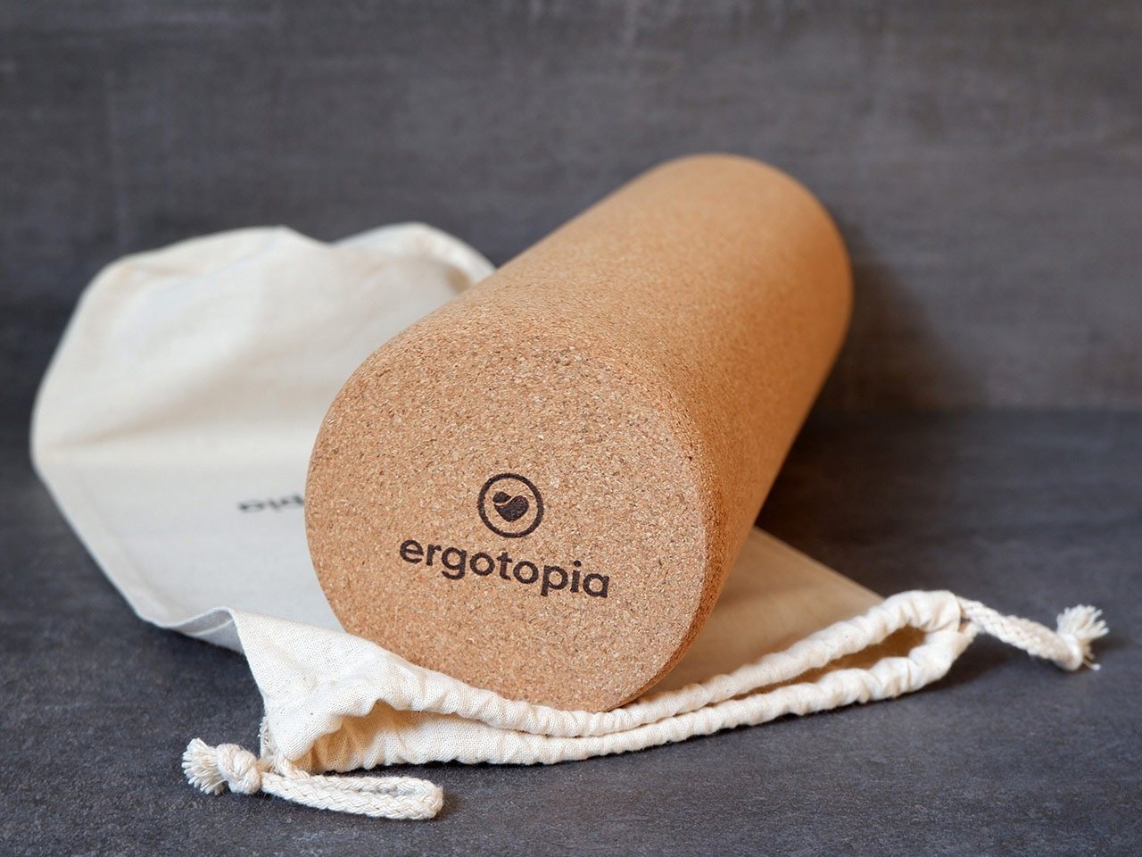 Bild Ergotopia® Faszienrolle aus ökologisch-nachhaltigem Kork/Massagerolle aus Naturmaterial zur Selbstmassage im Alltag/Fitnessrolle für gesundes Faszientraining