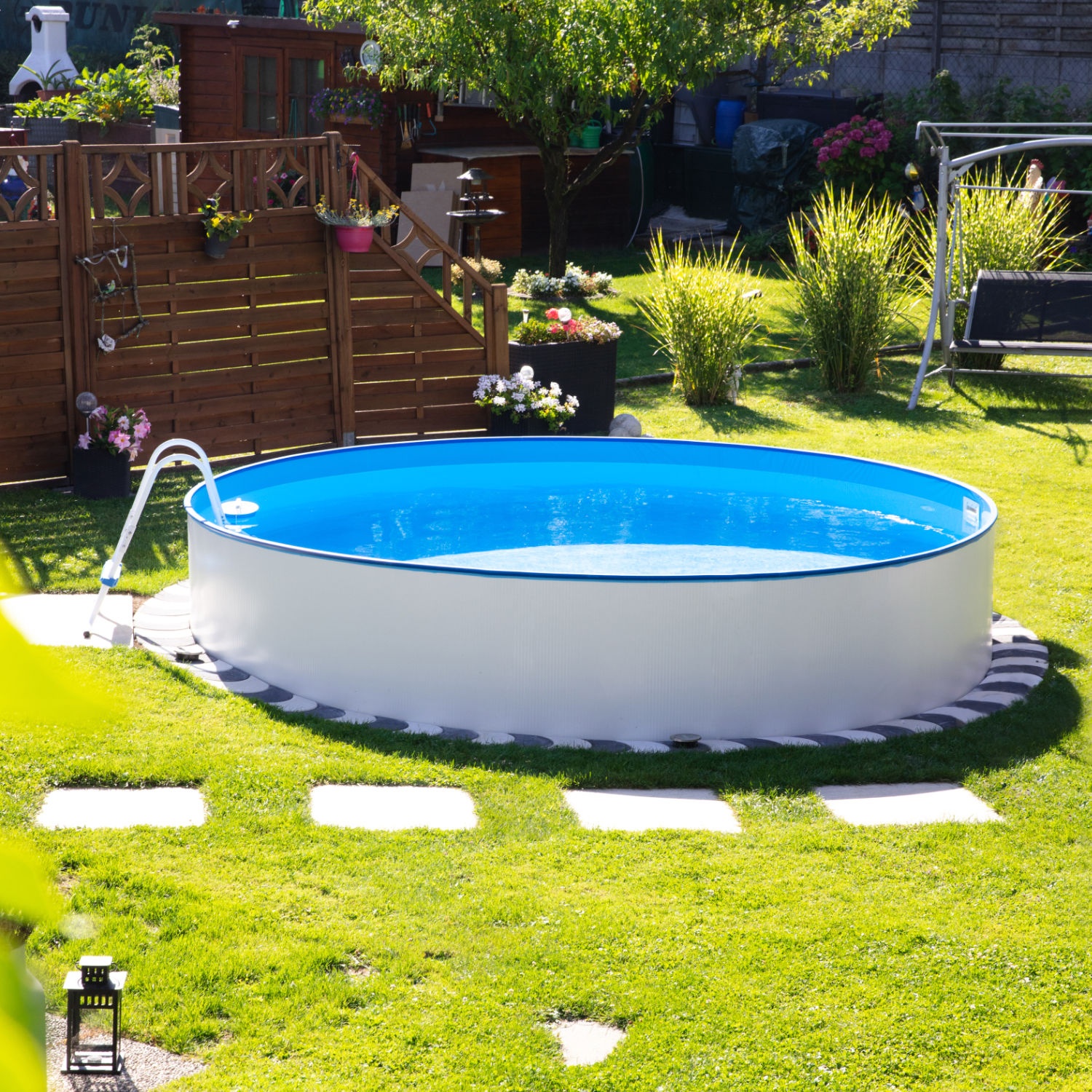Steinbach Stahlwandpool Set Nuovo – Ø 350 x 120 cm – Runder Pool in Weiß für bis zu 10.400 l Wasserinhalt – Mit winterfester Blauer Innenfolie und zahlreichem Zubehör