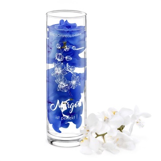 Maverton Glasvase mit Gravur Ø 8 cm - Tischvase hoch - Blumenvase für Frauen - zylindrisch rund - Deko Wohnzimmer - personalisierte Deko Vase - zum Geburtstag zum Muttertag - Blüten