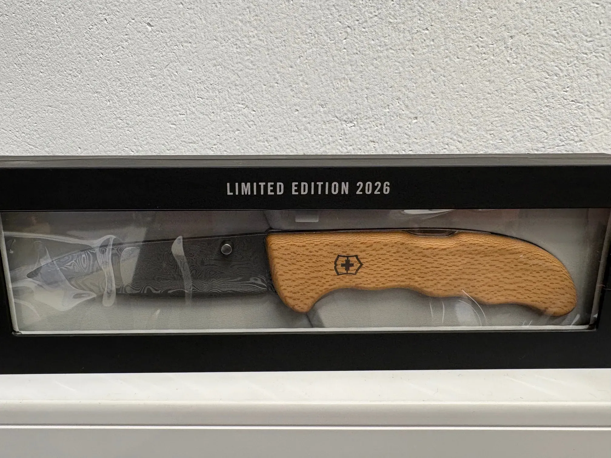 Victorinox 0.941.J26 Evoke, Damast Limited Edition 2026