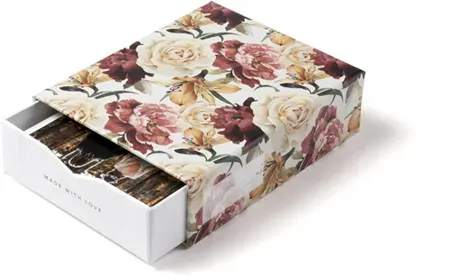 Bilderbox mit 10 Fotos im Design "Made With Love"