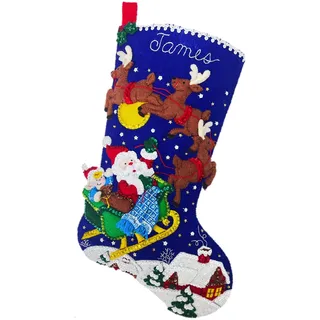 Bucilla, Schlittenfahrt mit Weihnachtsmann, Filzapplikationsset, 45,7 cm, Filzapplikation, Strumpfherstellungs-Set, perfekt für DIY-Nadelspitzen-Kunst und Handwerk, 89536E