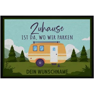 OM3® lustige Fußmatte mit Spruch - Zuhause ist wo wir Parken Campingwagen - personalisiert Wunschname Name anpassbar - für Camper Camping Wohnwagen - rutschfest & waschbar - 60x40cm -