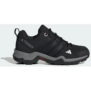 Core Black / Core Black / Vista Grey 28