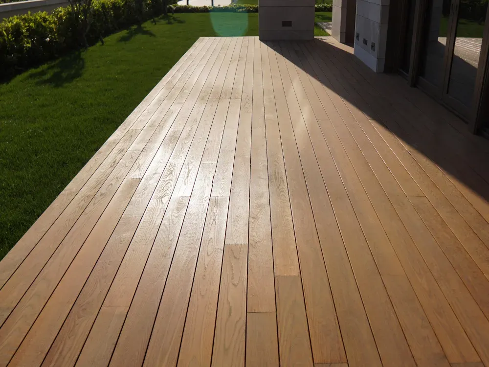 Thermoesche Terrassendielen, 21x107 mm, seitlich genutet, glatt/glatt