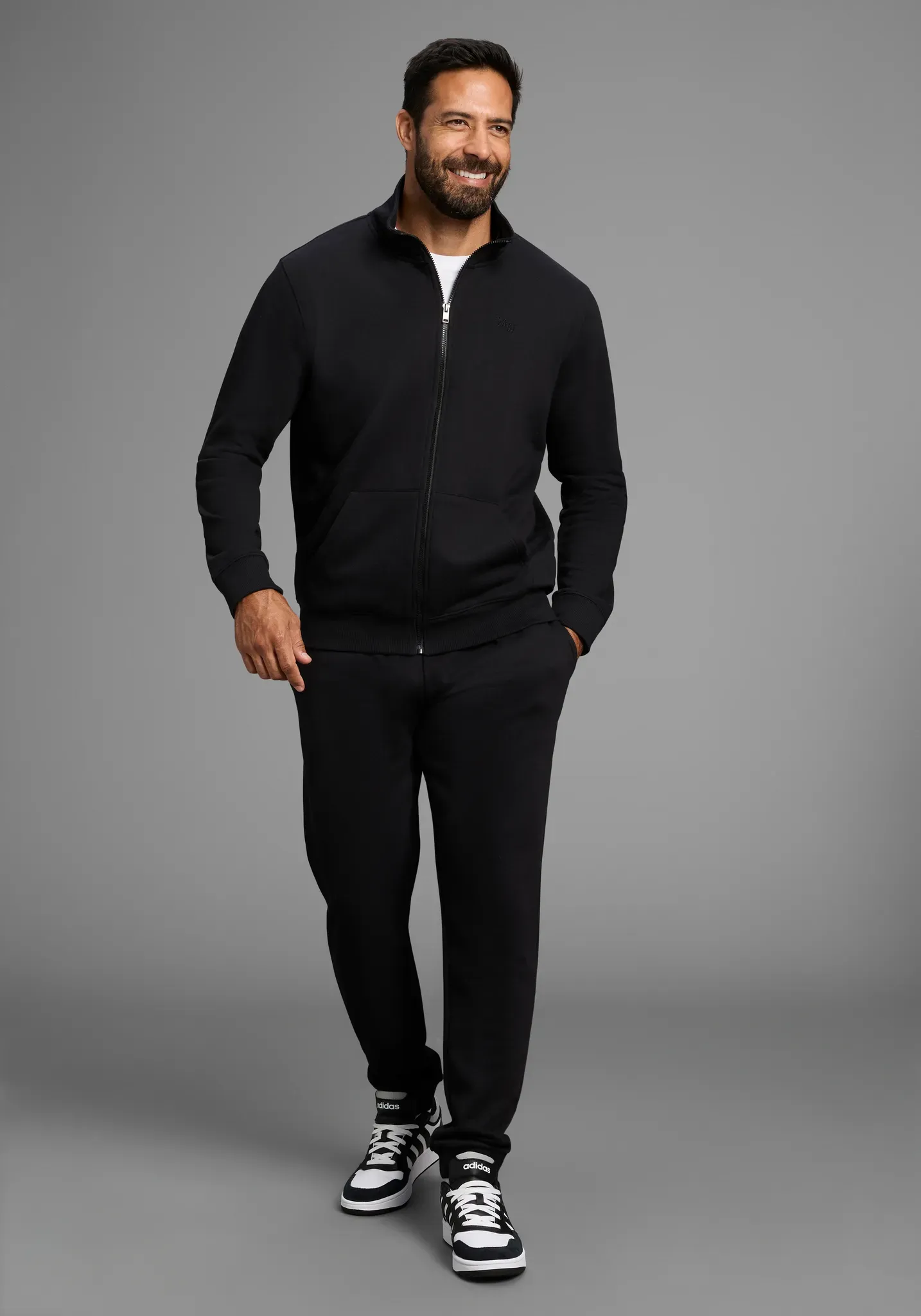 Sweatanzug MAN'S WORLD PLUS "Jogginganzug", Herren, Gr. 4XL, schwarz, Sweatware, Obermaterial: 60% Baumwolle, 40% Polyester, unifarben, normal, Sportanzüge, für Sport und Freizeit auch in Grosse Größen