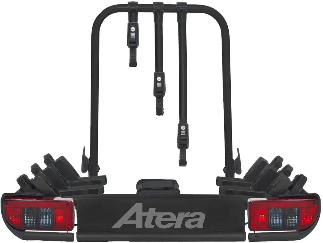 Atera 022695 PKW Fahrradträger Strada Sport 3, Auto-Kupplungsträger mit Leuchten - für 3 Fahrräder, E-Bikes - Black Edition
