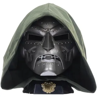 Hasbro Marvel Legends Doom Premium Rollenspiel-Helm