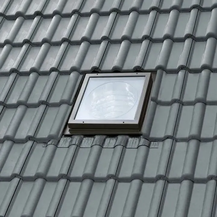 VELUX Tageslicht-Spot mit starrem Rohr u. 2 Kniegelenken, Länge 170 cm inkl. BFX u. BBX TLR 0K14 SD0L1