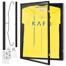Trikot-Präsentationsrahmen 590x790x40mm abschließbare Schattenbox für Sporttrikots mit 98% UV-Schutz PC-Glas und Kleiderbügeln für Baseball- Basketball- Football- Hockey-Trikots und -Uniformen