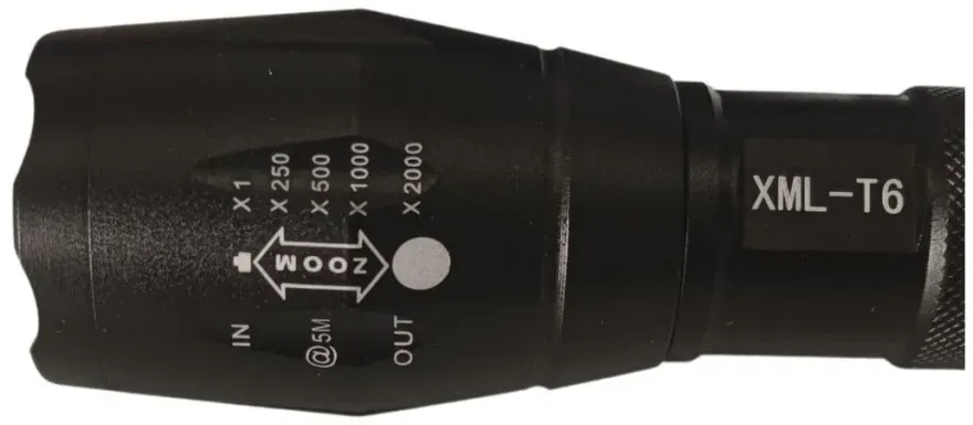 LED Taschenlampe mit stufenloser Fokussierung schwarz